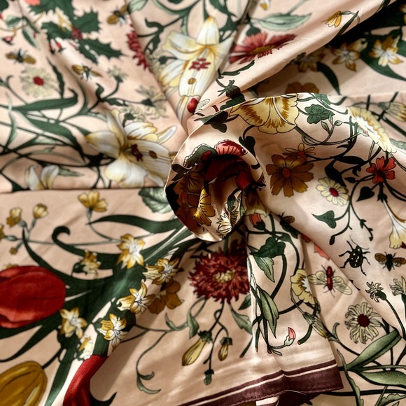 NEW Women's Secret Garden Floral Print Square Neck Scarf Beige and Brown - Picture 2 of 7